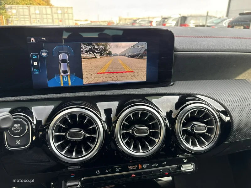 Mercedes-Benz CLA C118 200 24