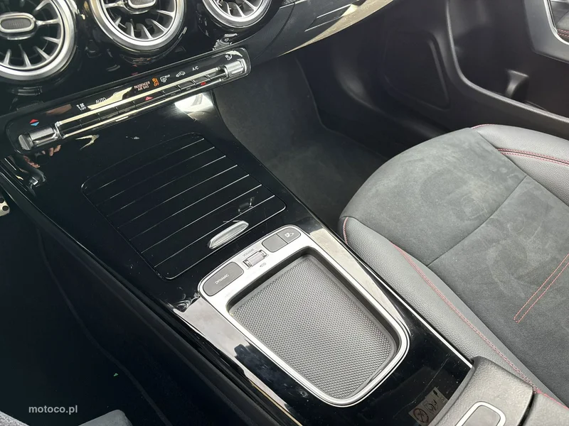 Mercedes-Benz CLA C118 200 25