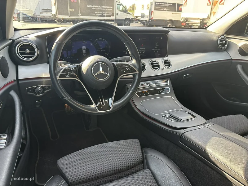 Mercedes-Benz Klasa E W213 E 220 12