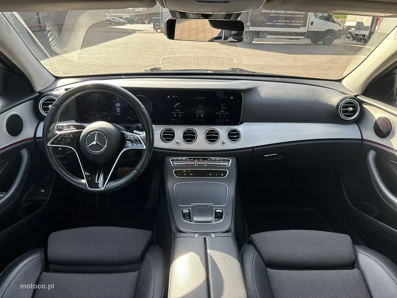 Mercedes-Benz Klasa E W213 E 220 13
