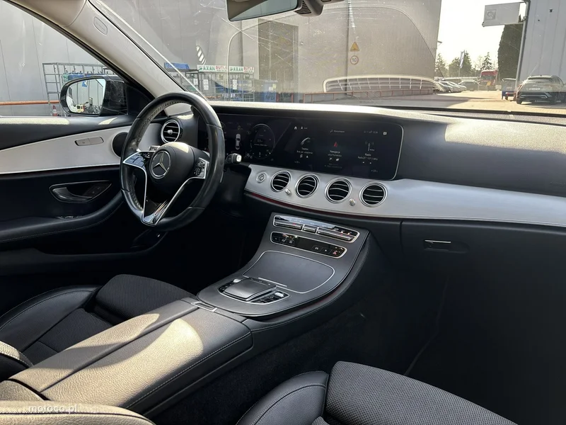 Mercedes-Benz Klasa E W213 E 220 14