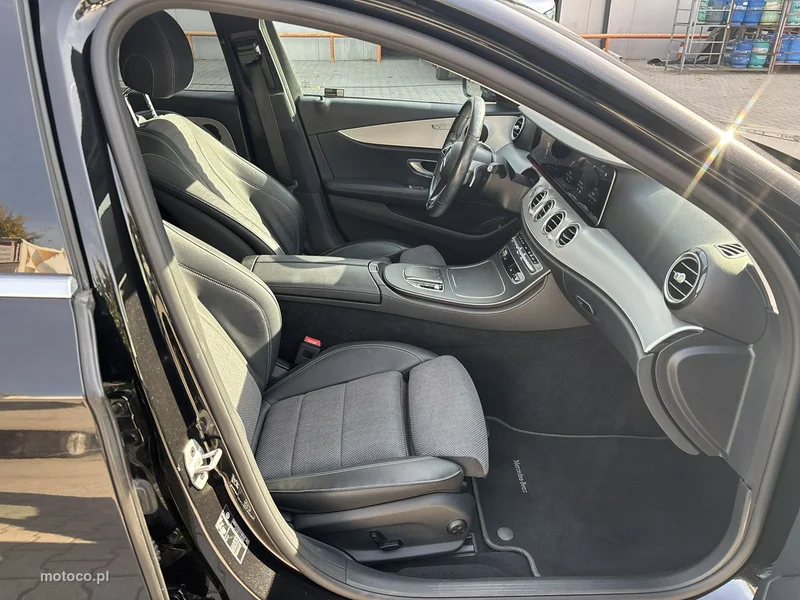 Mercedes-Benz Klasa E W213 E 220 15