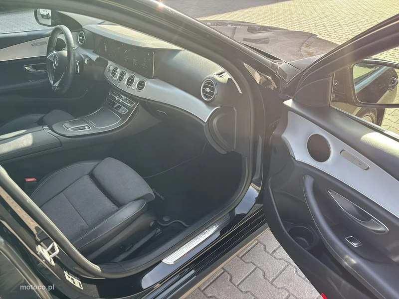 Mercedes-Benz Klasa E W213 E 220 16