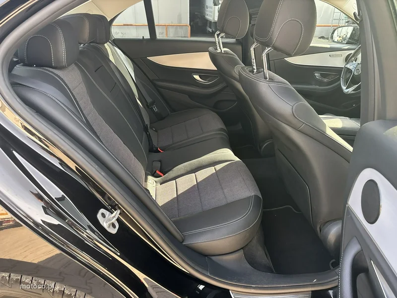 Mercedes-Benz Klasa E W213 E 220 17