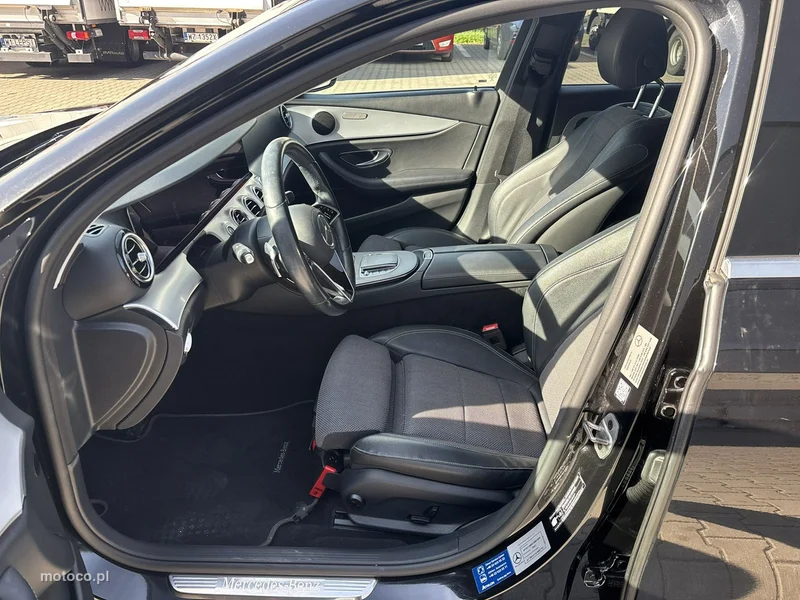 Mercedes-Benz Klasa E W213 E 220 10