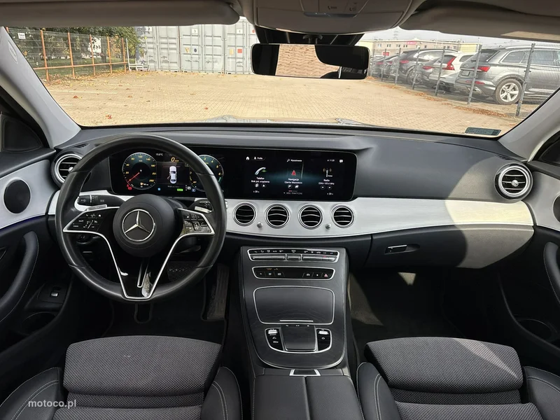 Mercedes-Benz Klasa E W213 E 300 13