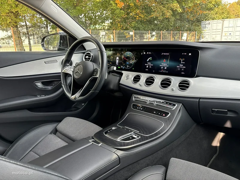 Mercedes-Benz Klasa E W213 E 300 14