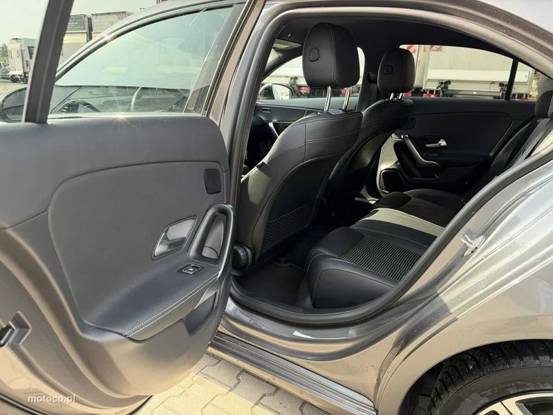Mercedes-Benz Klasa A W177 A 200 14