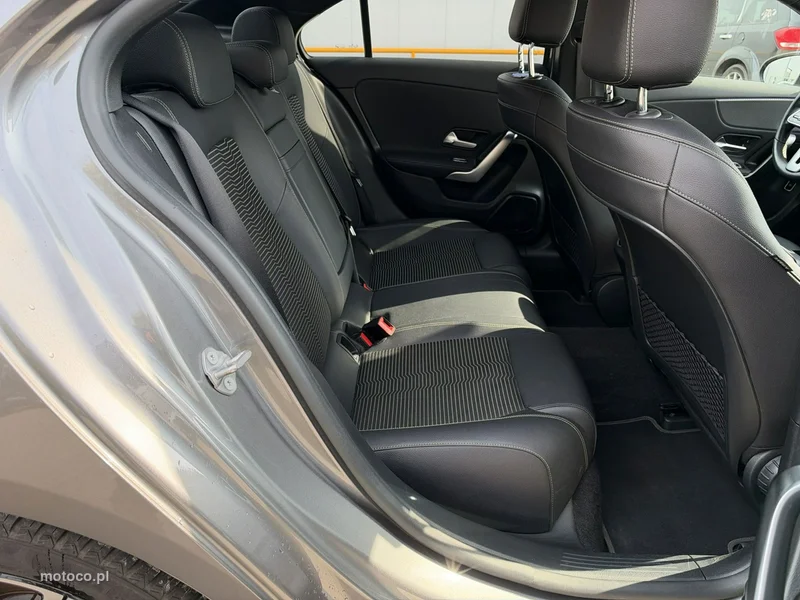 Mercedes-Benz Klasa A W177 A 200 18