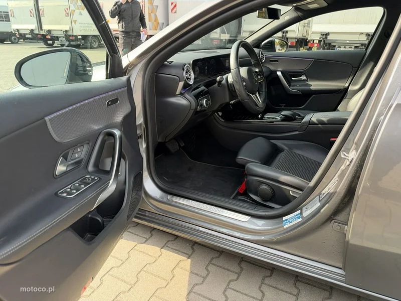 Mercedes-Benz Klasa A W177 A 200 10