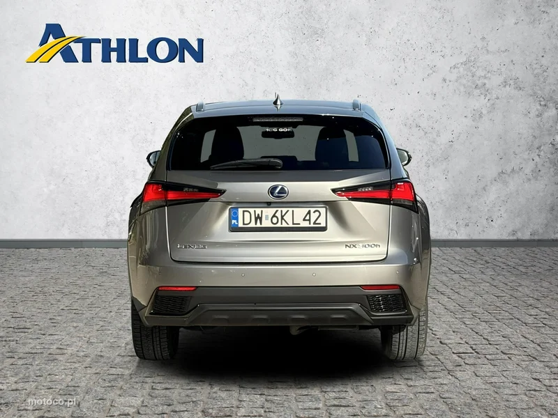 Lexus NX 4