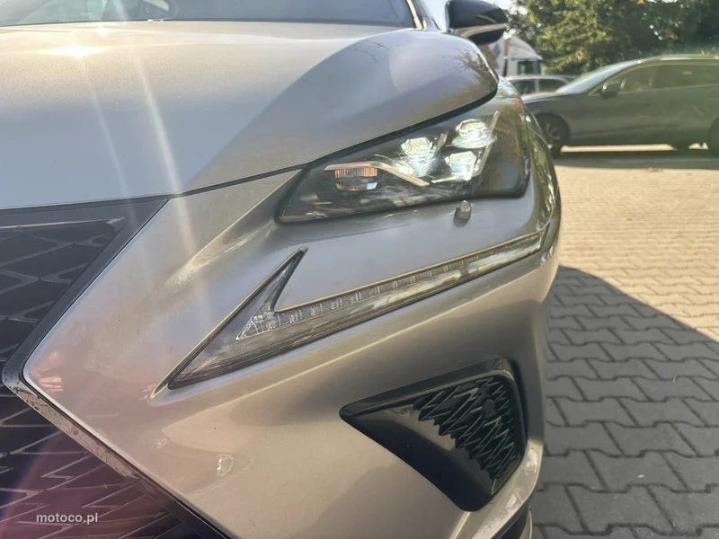 Lexus NX 9