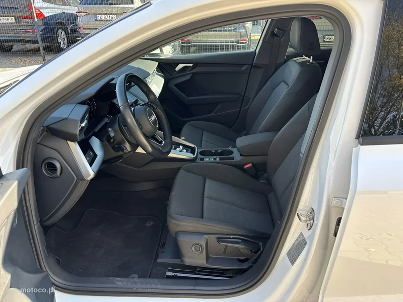 Audi A3 8Y 10