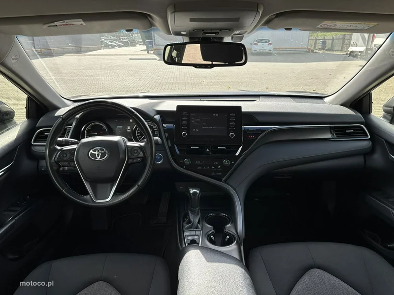 Toyota Camry XV70 13