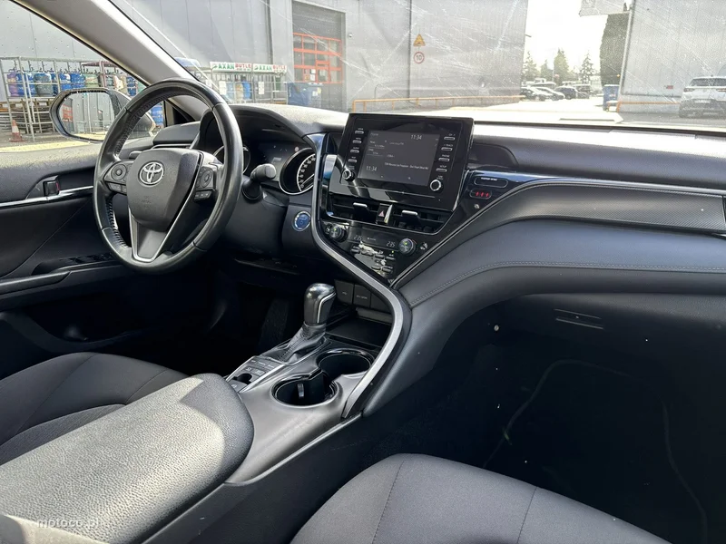 Toyota Camry XV70 14