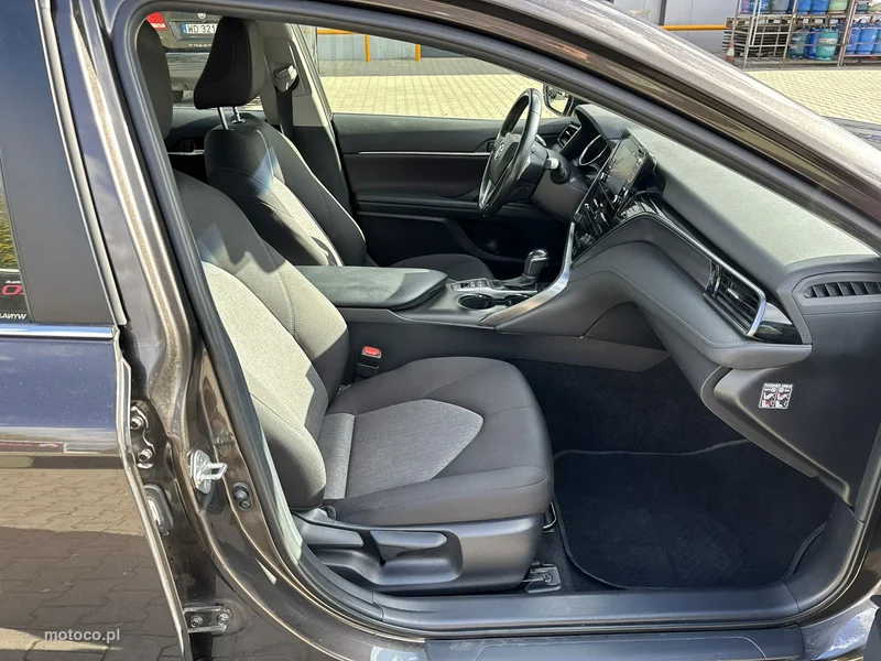 Toyota Camry XV70 15