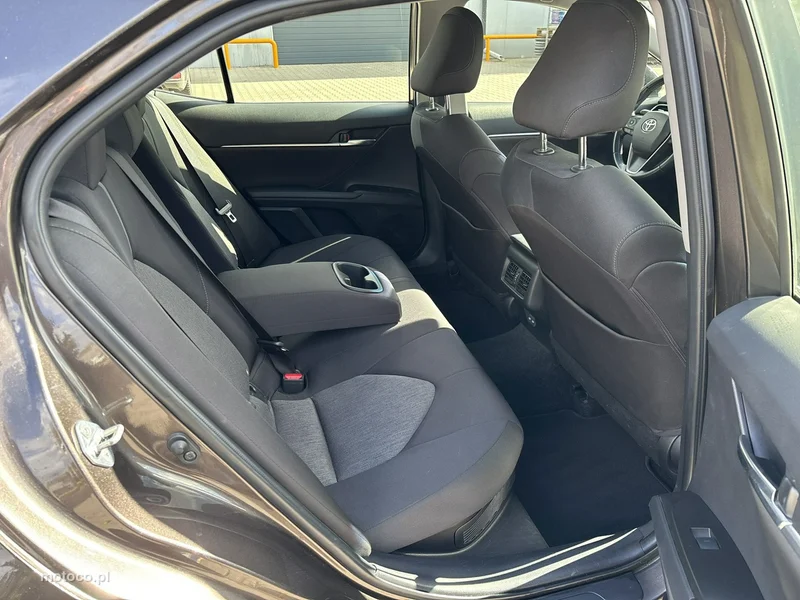 Toyota Camry XV70 17