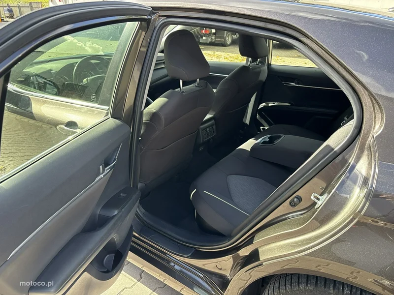 Toyota Camry XV70 20