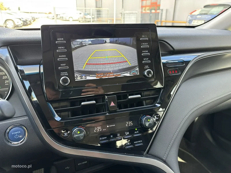 Toyota Camry XV70 24