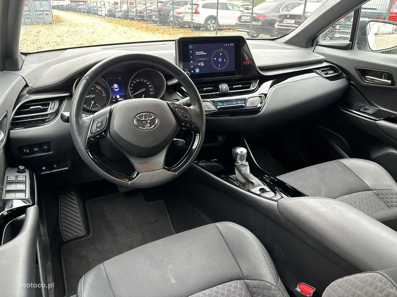 Toyota C-HR AX10 12