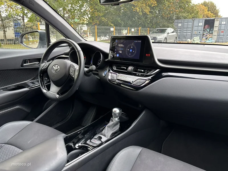 Toyota C-HR AX10 14