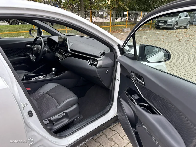 Toyota C-HR AX10 16