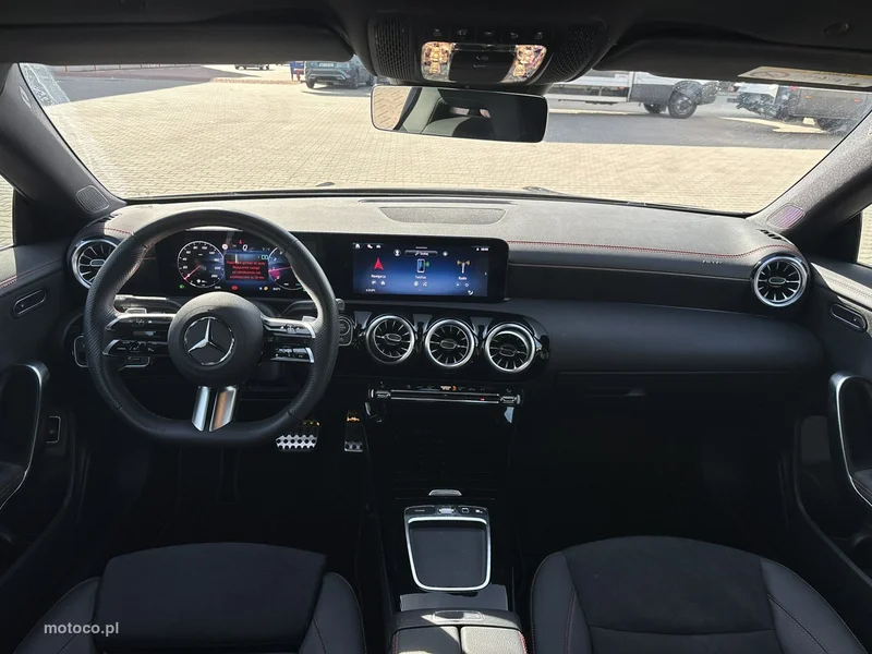 Mercedes-Benz CLA C118 200 13