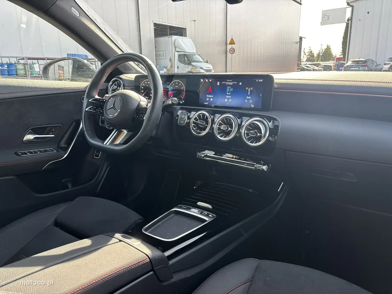 Mercedes-Benz CLA C118 200 14
