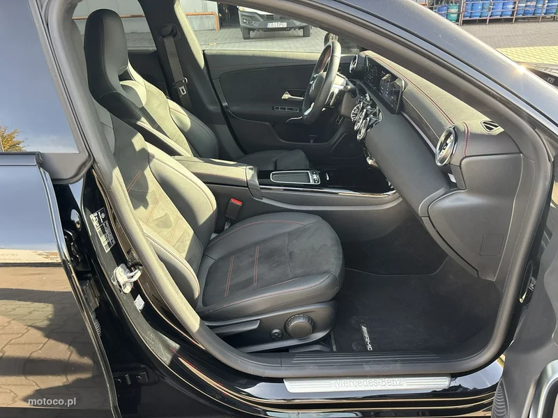 Mercedes-Benz CLA C118 200 15
