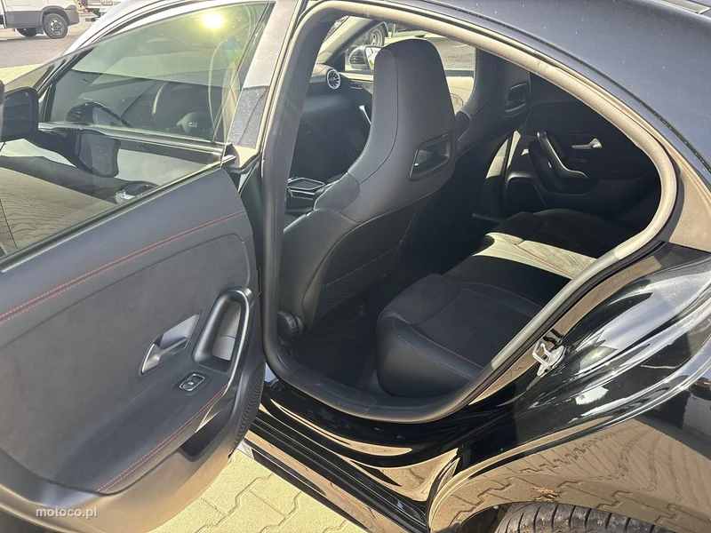 Mercedes-Benz CLA C118 200 19