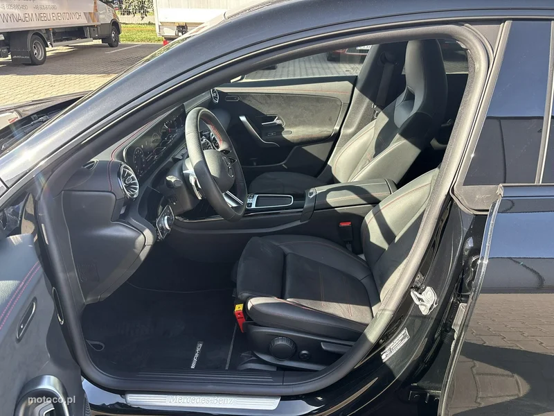 Mercedes-Benz CLA C118 200 10
