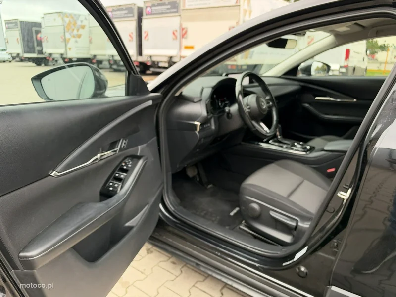 Mazda CX-30 10