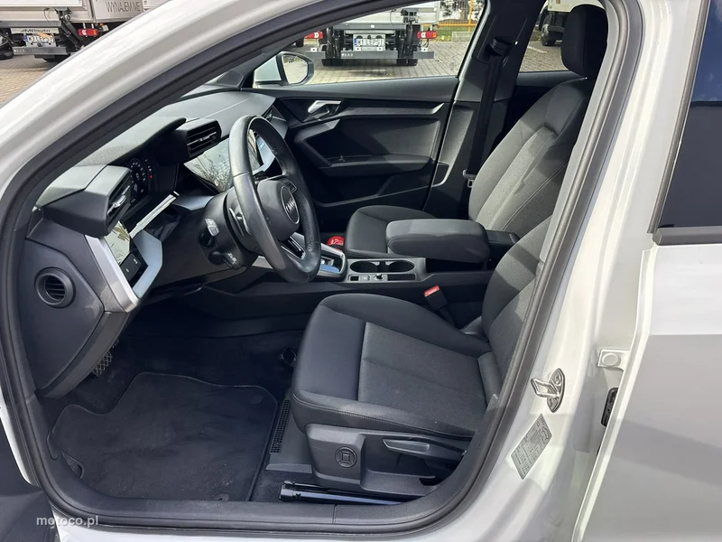 Audi A3 8Y 10