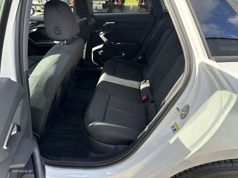 Audi A3 8Y 19