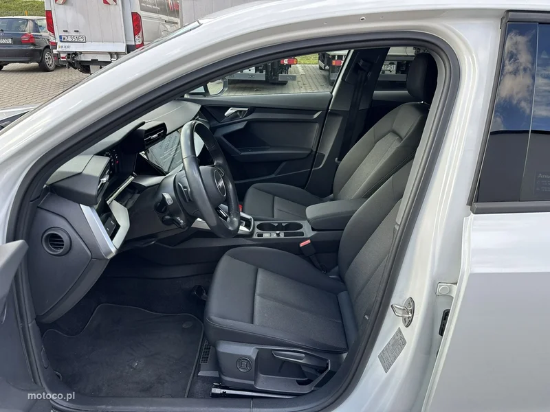 Audi A3 8Y 10