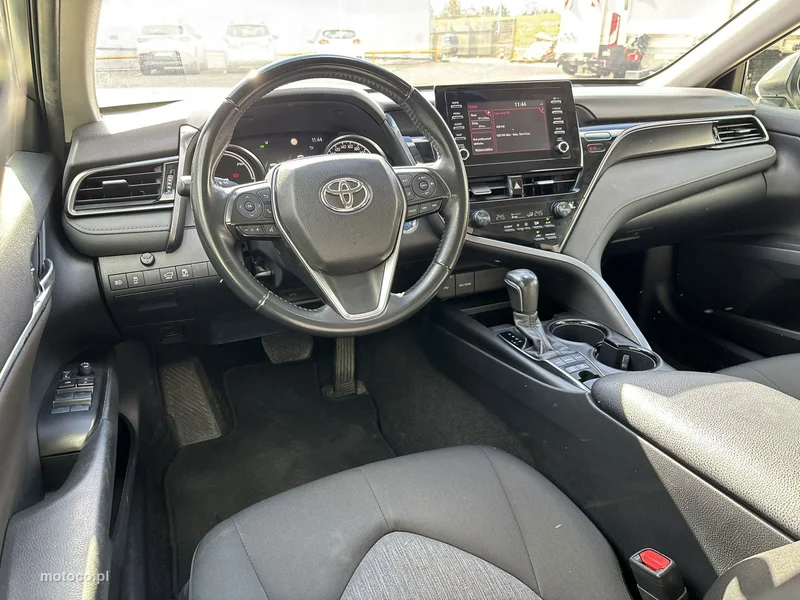 Toyota Camry XV70 12