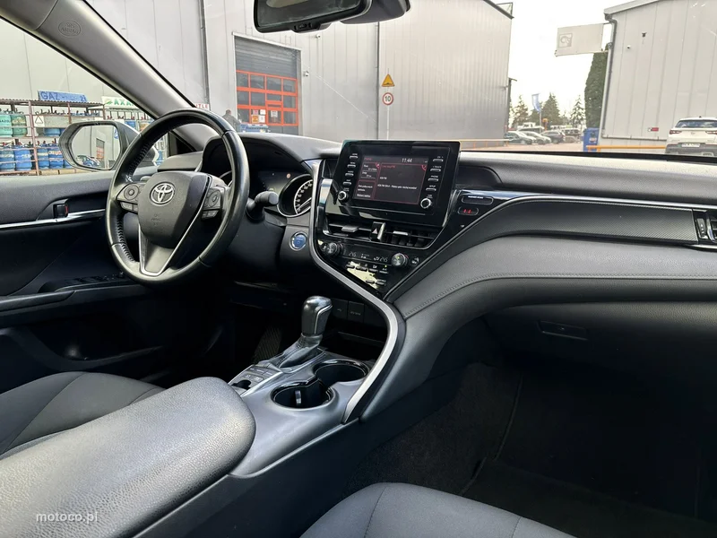 Toyota Camry XV70 14
