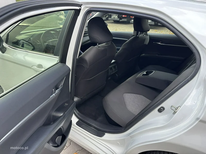 Toyota Camry XV70 20