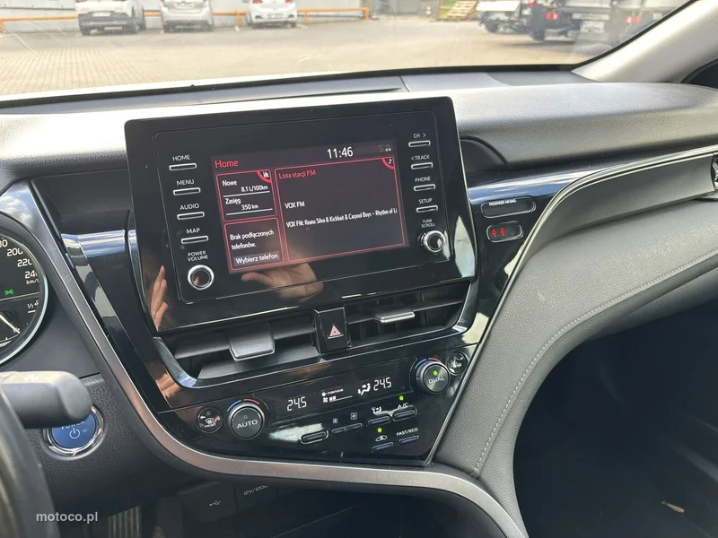 Toyota Camry XV70 23