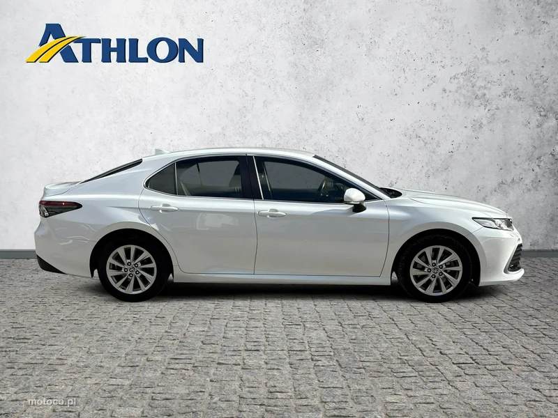 Toyota Camry XV70 6