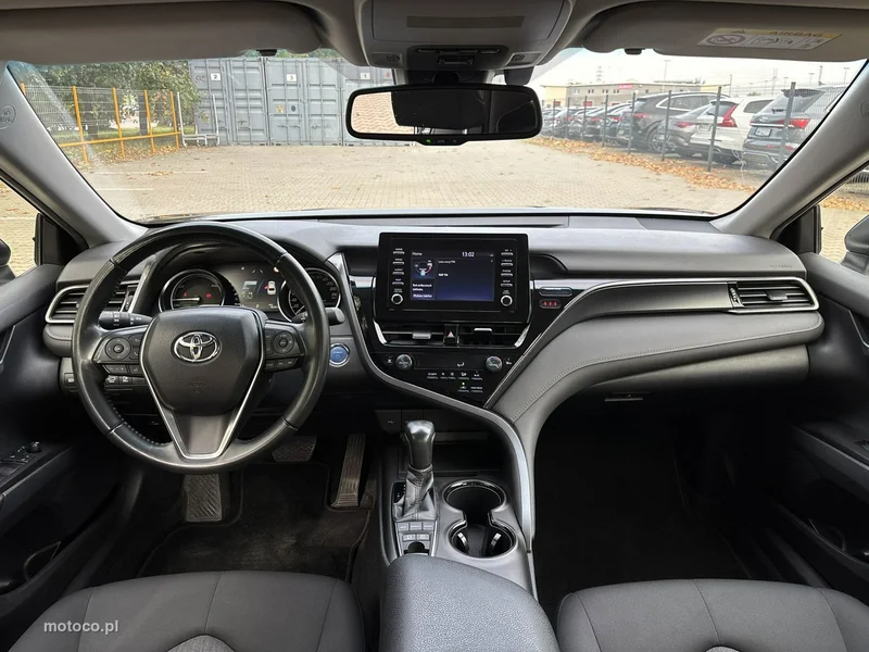 Toyota Camry XV70 13