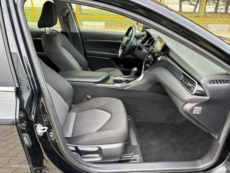 Toyota Camry XV70 15