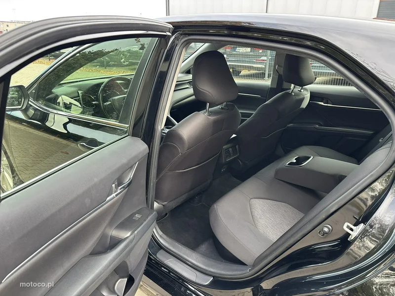 Toyota Camry XV70 20