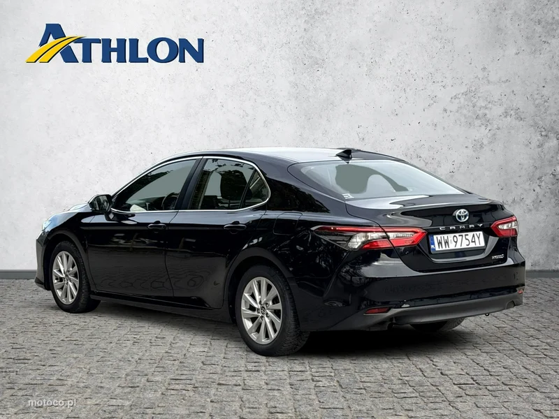 Toyota Camry XV70 3