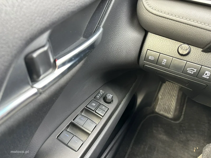 Toyota Camry XV70 28