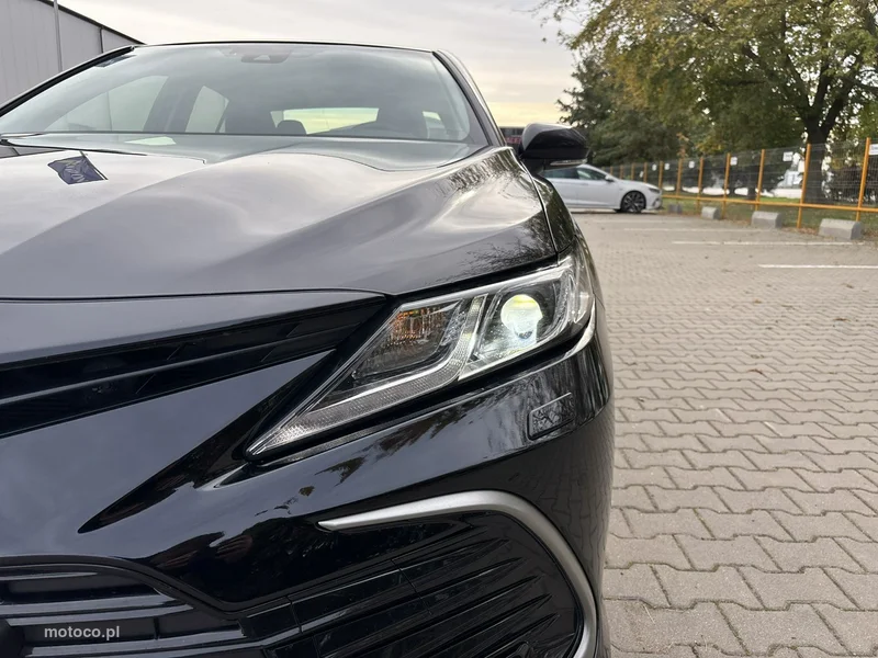 Toyota Camry XV70 9