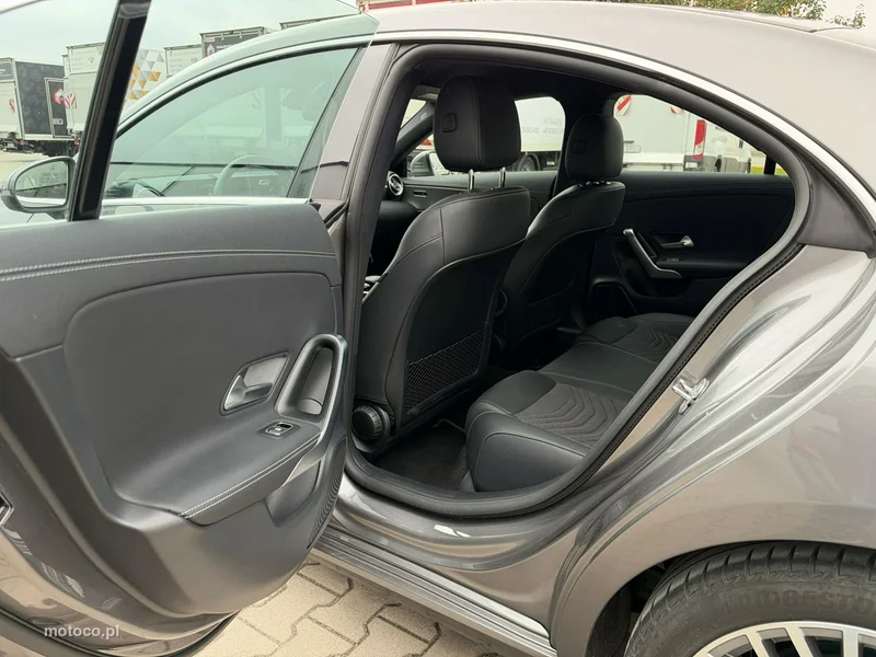 Mercedes-Benz CLA C118 180 14