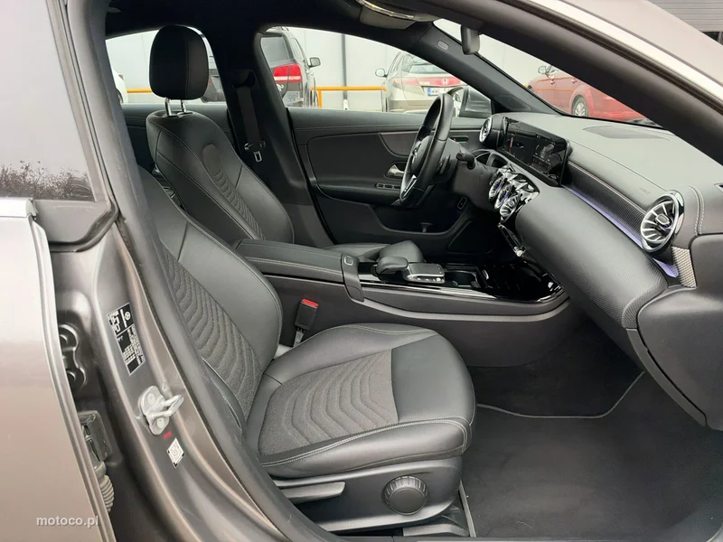 Mercedes-Benz CLA C118 180 19