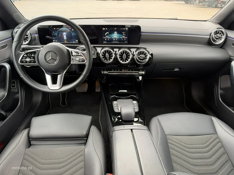 Mercedes-Benz CLA C118 180 21