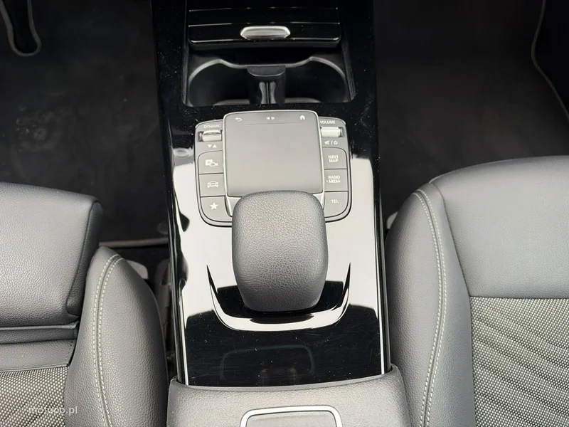 Mercedes-Benz CLA C118 180 23